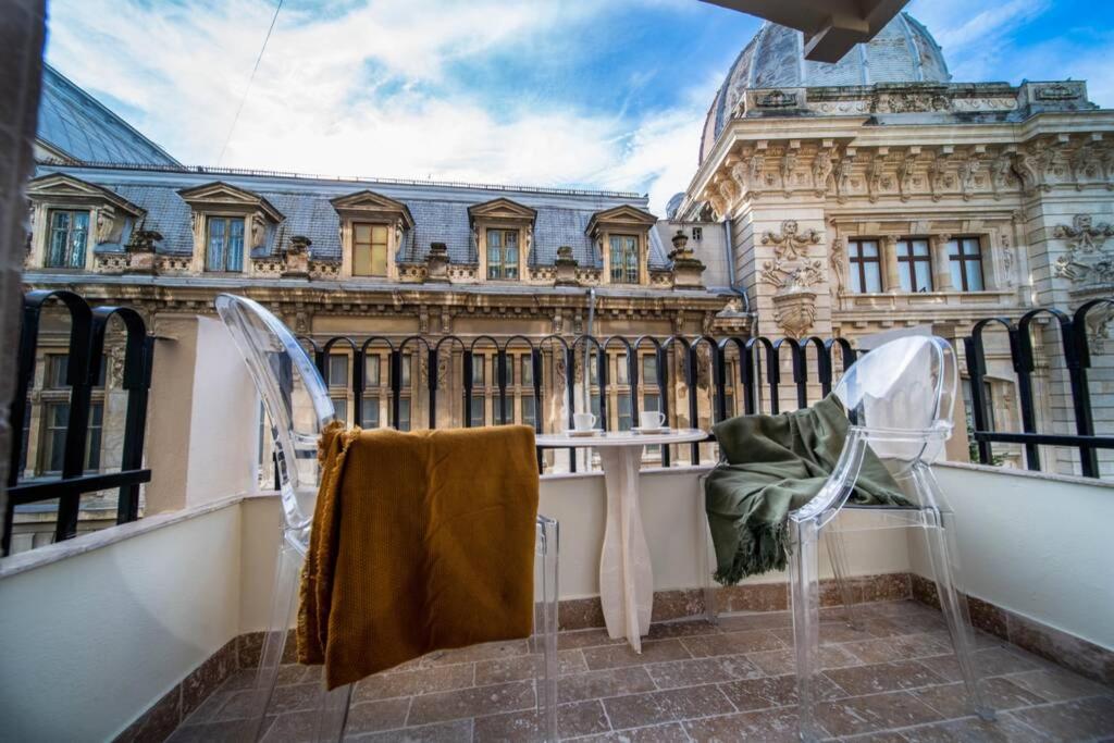 History Museum Apartment Bukares Bagian luar foto