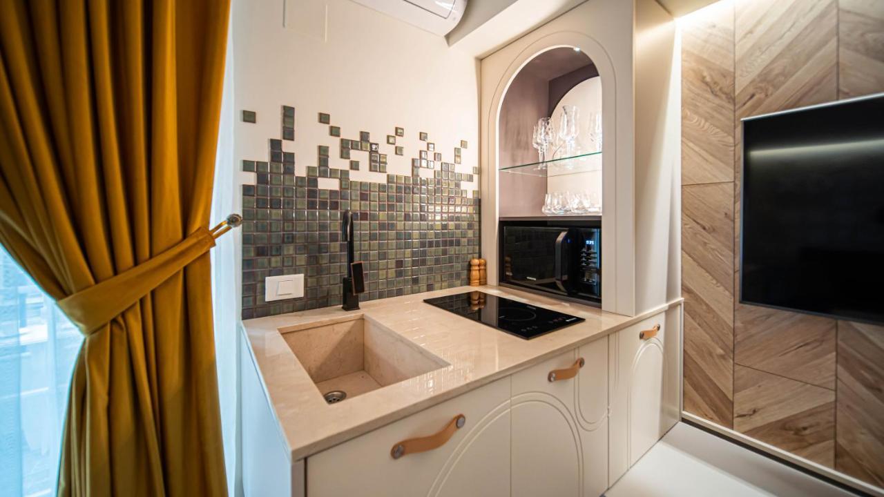 History Museum Apartment Bukares Bagian luar foto