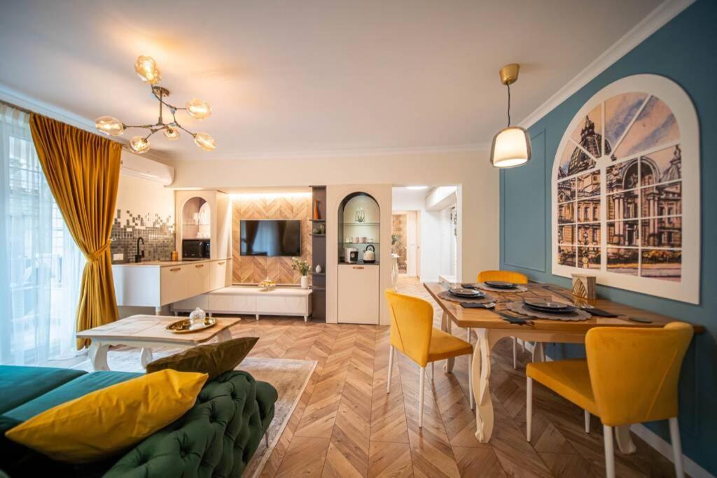 History Museum Apartment Bukares Bagian luar foto