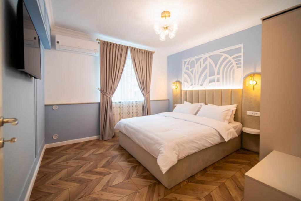 History Museum Apartment Bukares Bagian luar foto