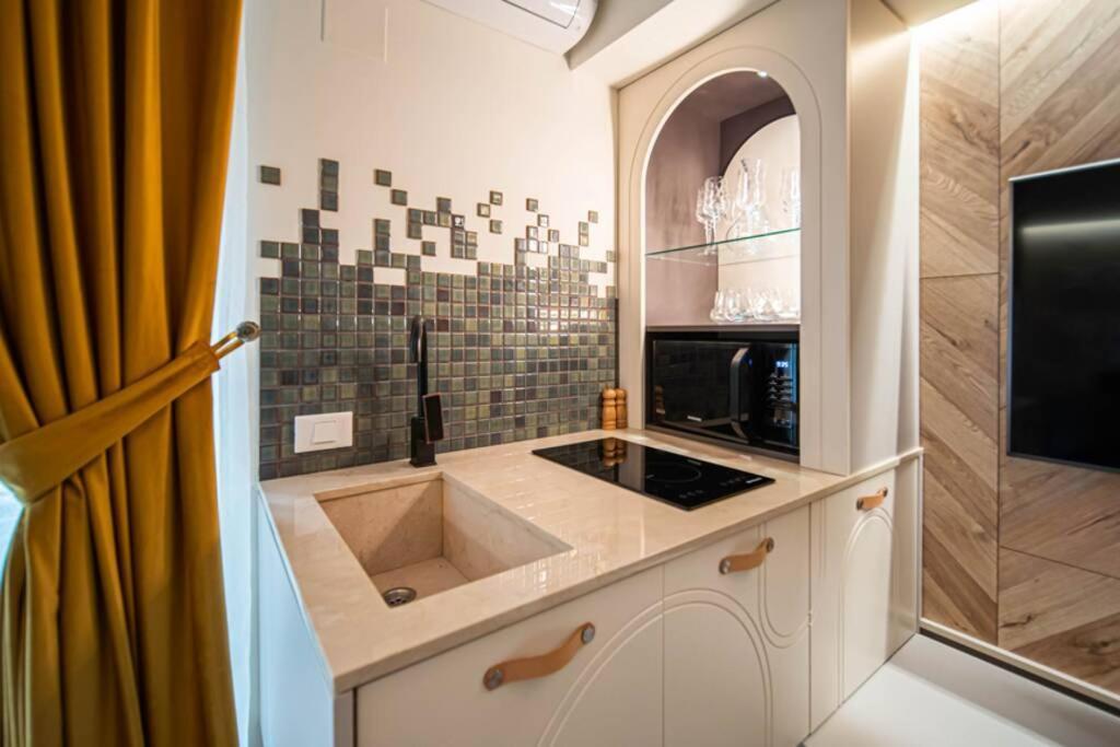 History Museum Apartment Bukares Bagian luar foto